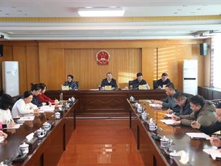 旗人大常委会机关全体…